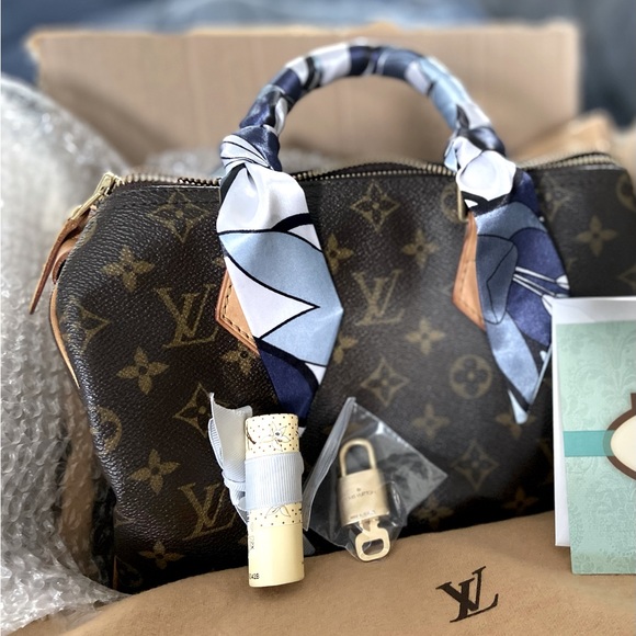 Hí selling my LV  speedy 25 just worn once,It’s cute and timeless bag 💼 - Picture 1 of 9